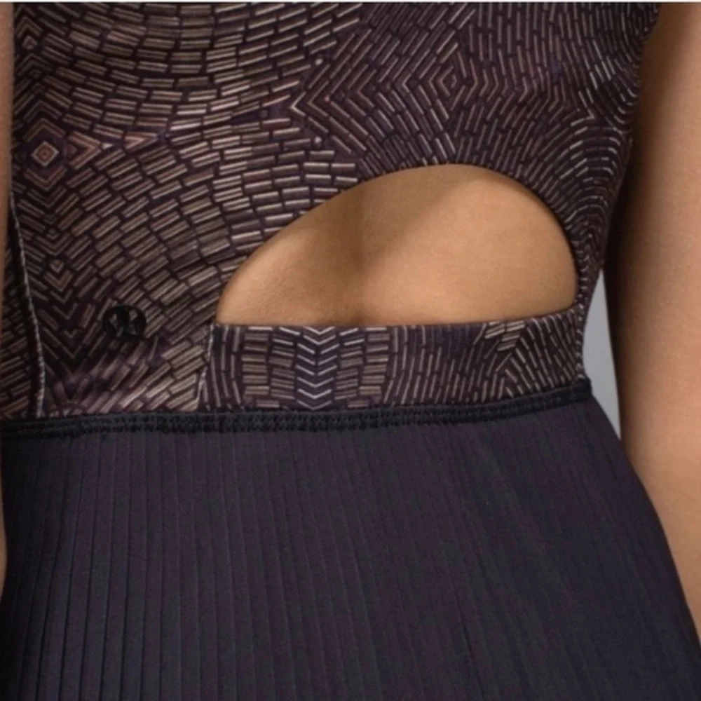 Lululemon City Tank Golden Goddess Cashew/ Black; Pleats; Size 12